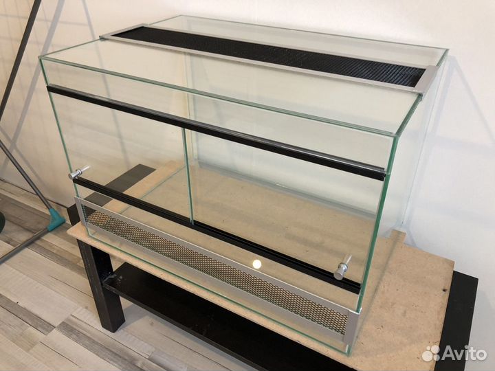 Террариумы для рептилий, хамелеонов, змей, агам