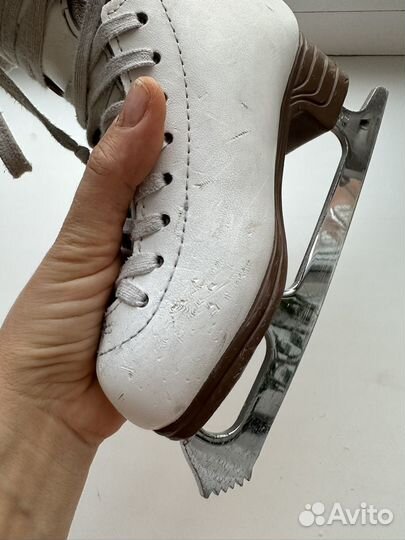 Фигурные коньки jackson