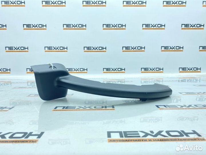 Накладка петли крышки багажника задняя правая Bmw