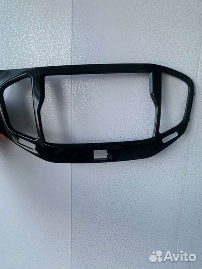 Накладка панели на весту