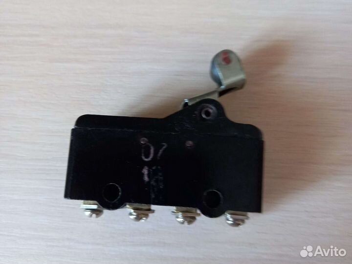 Микропереключатель мп1107Л ухл3