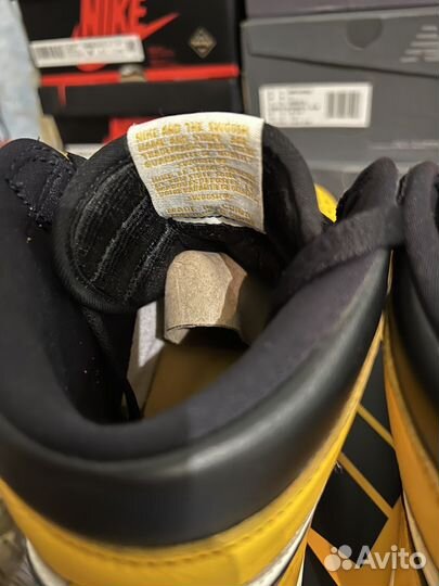 Air Jordan 1 High Taxi Yellow Toe