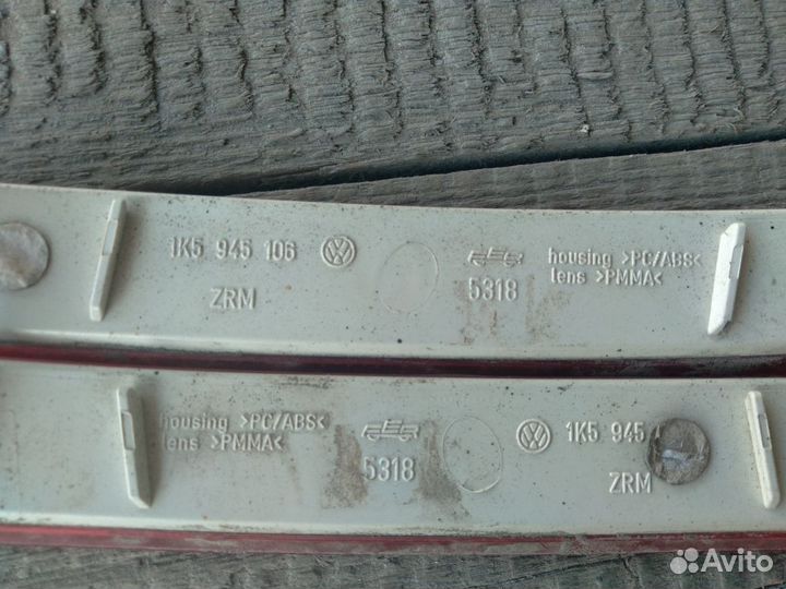 Отражатель заднего бампера VW Jetta V