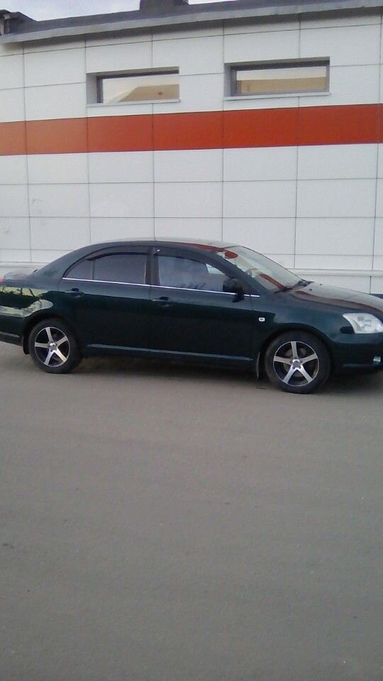 Toyota Avensis: фото владельца