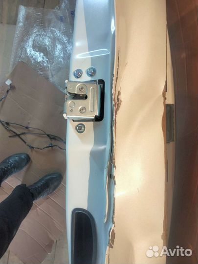 Продам крышку багажника