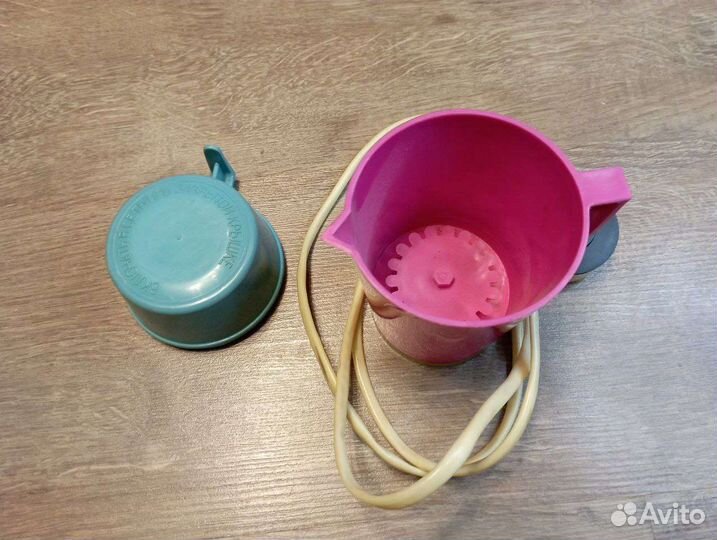 Чайник электрический на одну чашку, объём 300 мл