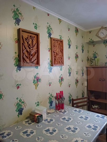 Комната 10 м² в 5-к., 2/2 эт.