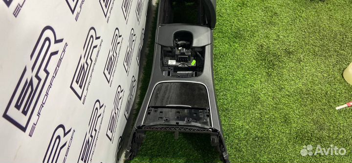 Центральный подлокотник Mercedes W222