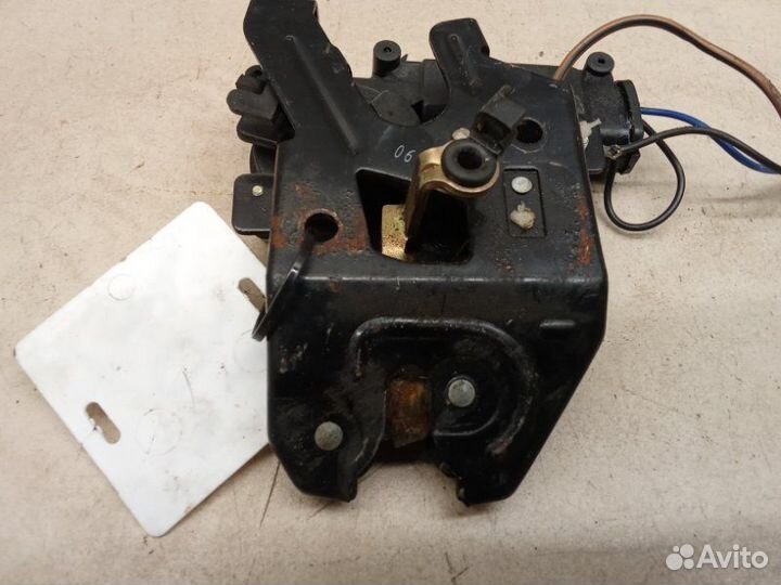 Замок багажника задний Chery Fora A21 SQR484F