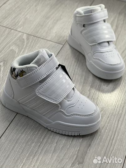 Кроссовки детские