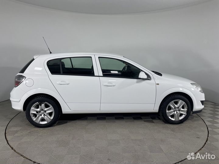 Opel Astra 1.6 МТ, 2013, 97 583 км