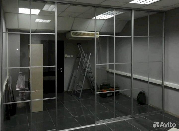 Раздвижная перегородка с матовым стеклом