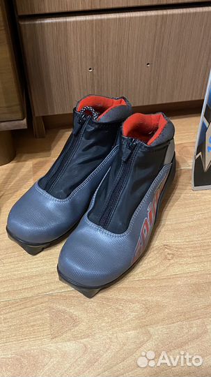 Беговые лыжи 180 Nordway (+ ботинки 39, палки 140)