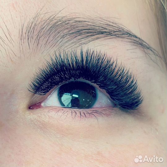 Модель на наращивание ресниц