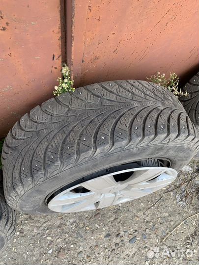 Sava Eskimo Stud 195/65 R15 91T