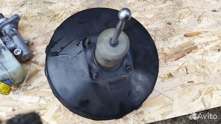 Вакуумный усилитель тормозов VW T5 1.9 TDI