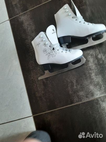 Коньки фигурные 35 размер для девочки