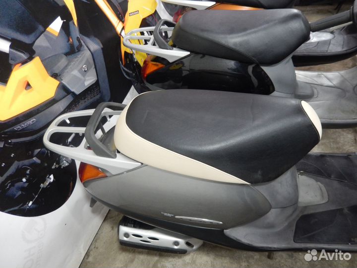 Скутер Honda Lead AF48 с New контейнера