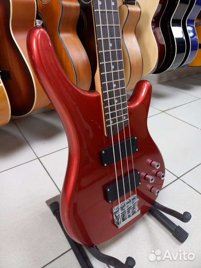 Бас-гитара Новая