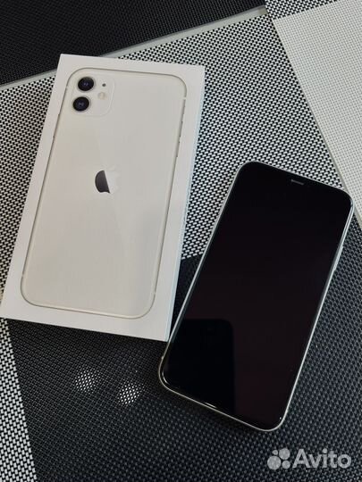 iPhone 11, 64 ГБ