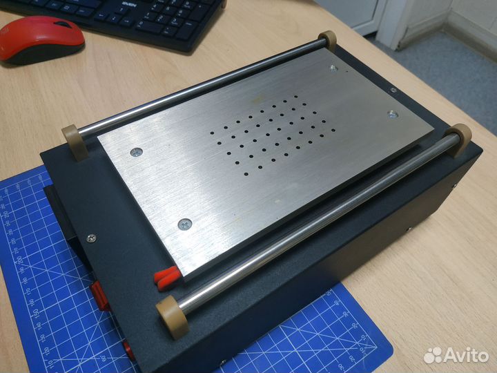 Вакуумный сепаратор Uyue 948Q для дисплеев