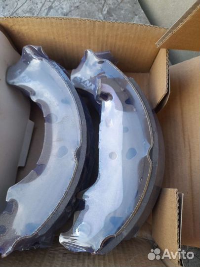 Задние колодки mazda demio