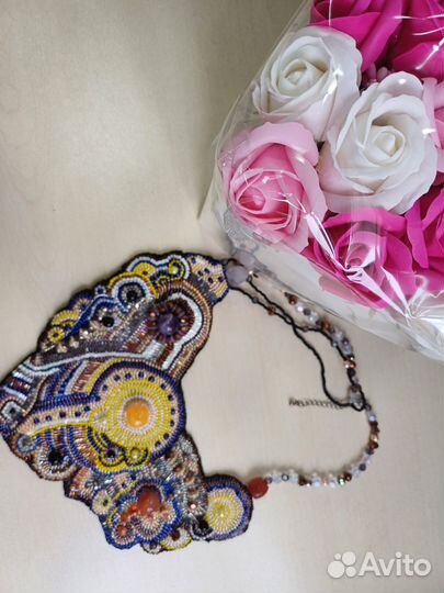 Украшение из бисера ручная работа