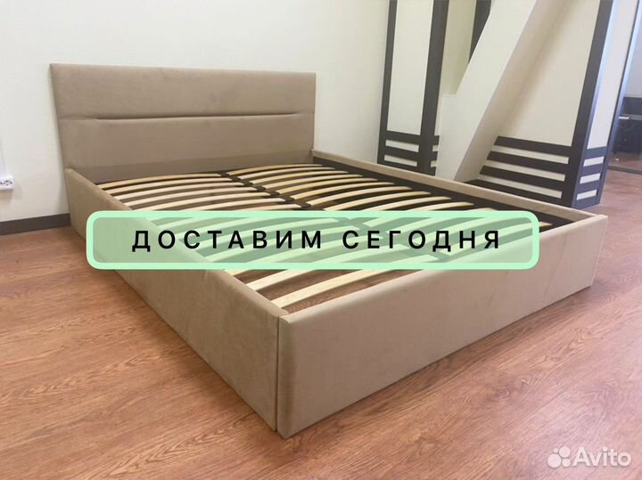 Кровать в обивке велюр