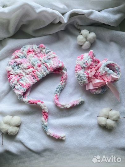 Комплект на выписку чепчик пинетки для девочки