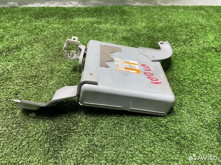 Блок управления подвеской Toyota Land Cruiser