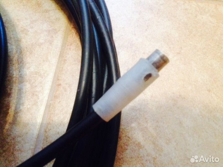 Антенный кабель медный.Разьем резьбовой на кабель