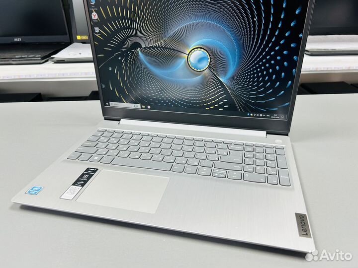 Свежий Ноутбук Lenovo IdeaPad 3
