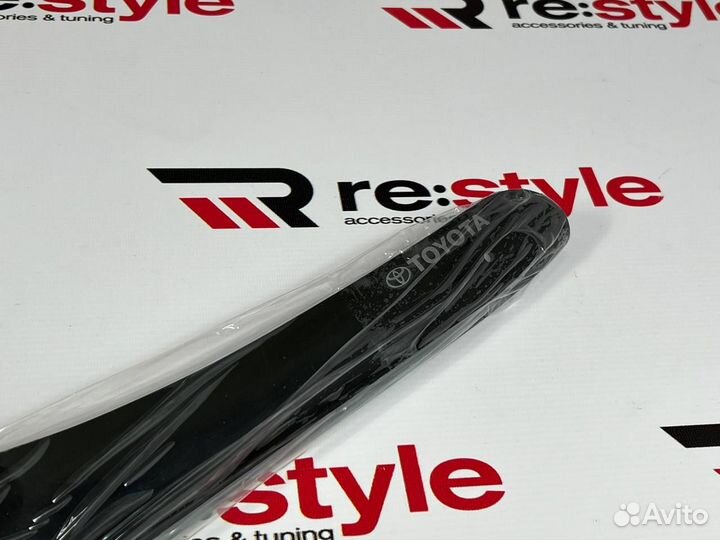 Дефлектор капота Toyota Hilux с15г Оригинал