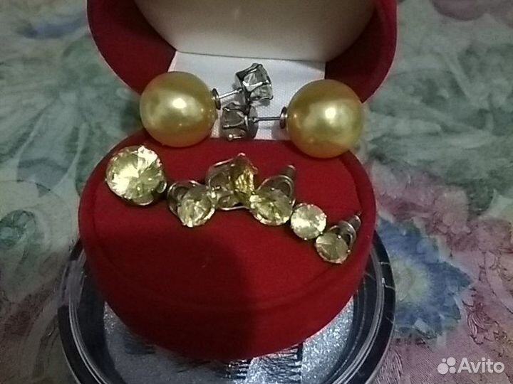 Серьги-пуссеты.под золото/жёлтые.4пары разн.размер