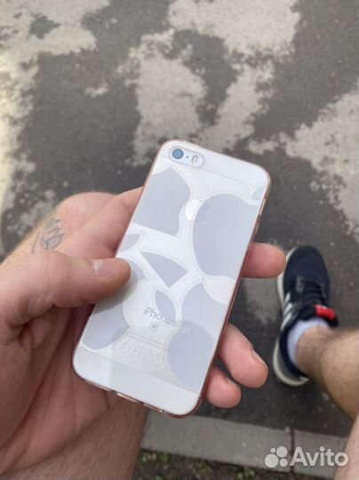 iPhone SE, 16 ГБ