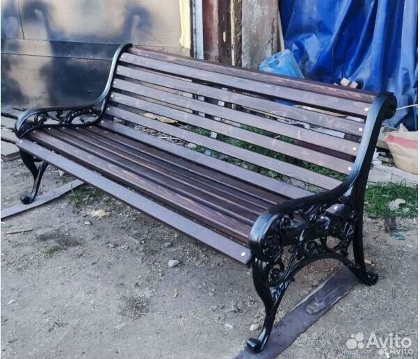 Скамья уличная