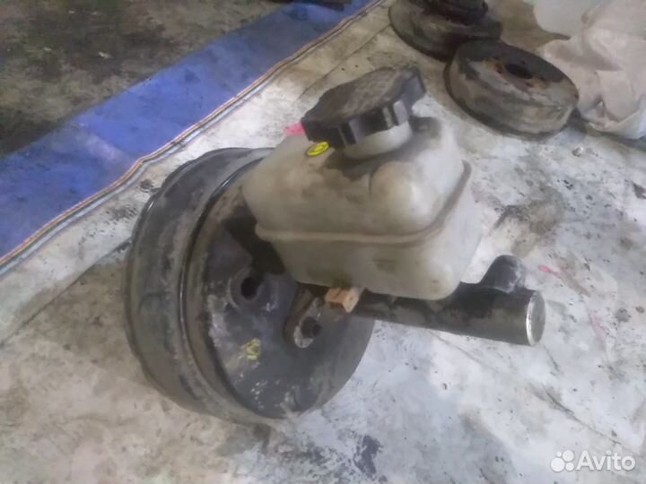 Вакумник с главным тормозным цилиндром Саньенг Кай