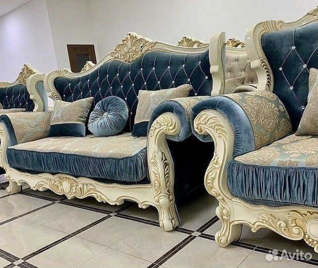 Диван и два кресла комплект