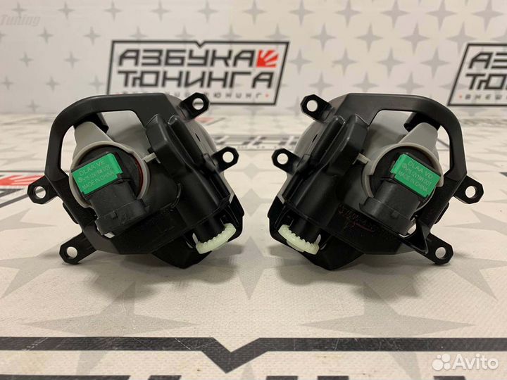 Туманки Toyota Auris 2012-2015 год Y0257