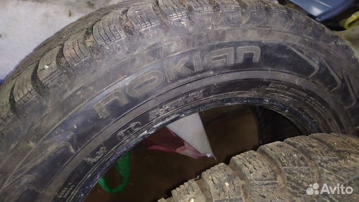 Nokian Tyres Hakkapeliitta 4 215/60 R16 99