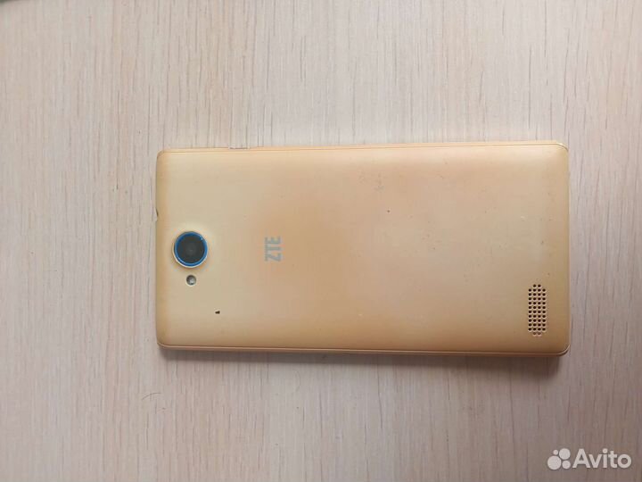 Телефон ZTE