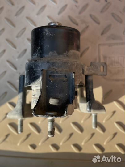 Опора двигателя передняя Lexus RX270