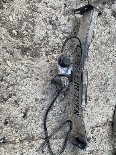 Фаркоп на toyota land cruiser