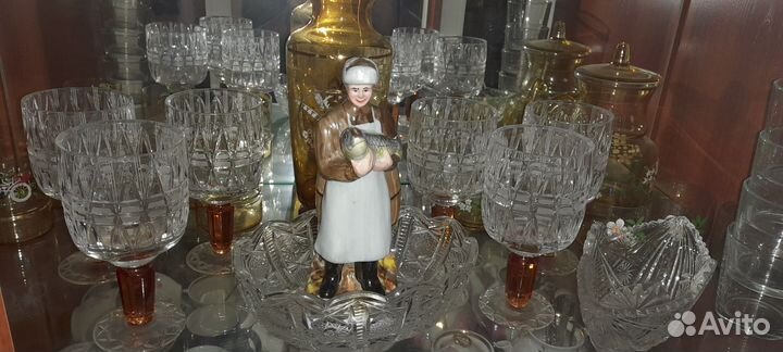 Фарфоровая посуда,хрусталь