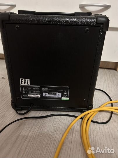 Гитарный комбоусилитель