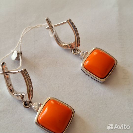 Серебряные серьги с кораллом