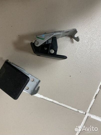 Ручка открывания капота Mitsubishi L200