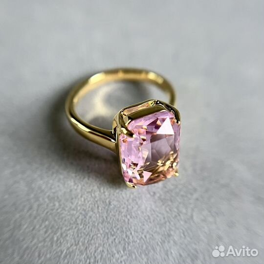 Кольцо с розовым кристаллом ювелирной огранки