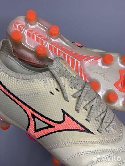 Футбольные бутсы mizuno