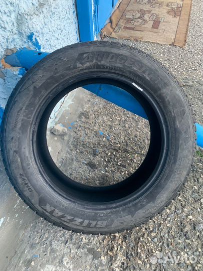 Bridgestone Blizzak DM-V2 225/60 R18
